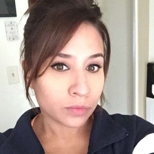 Meet your Posher, Alexis